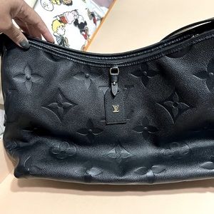 Louis Vuitton Carryall MM